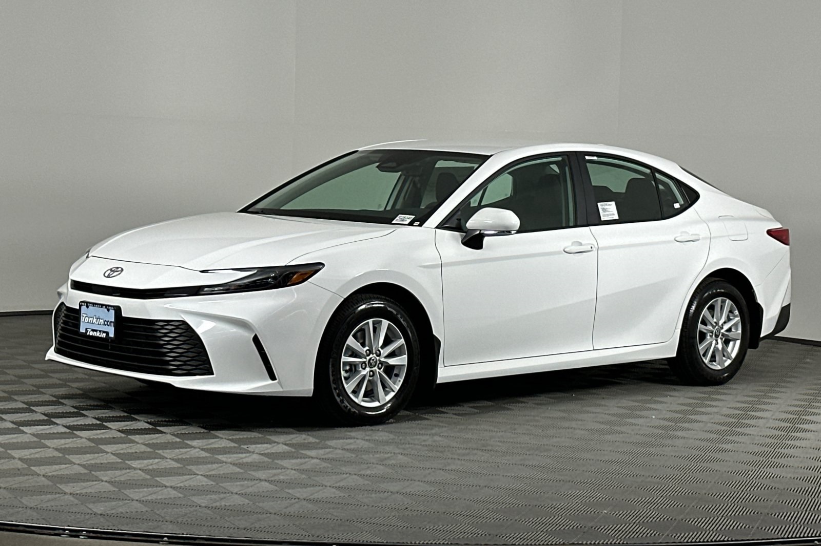 2025 Toyota Camry LE photo 8