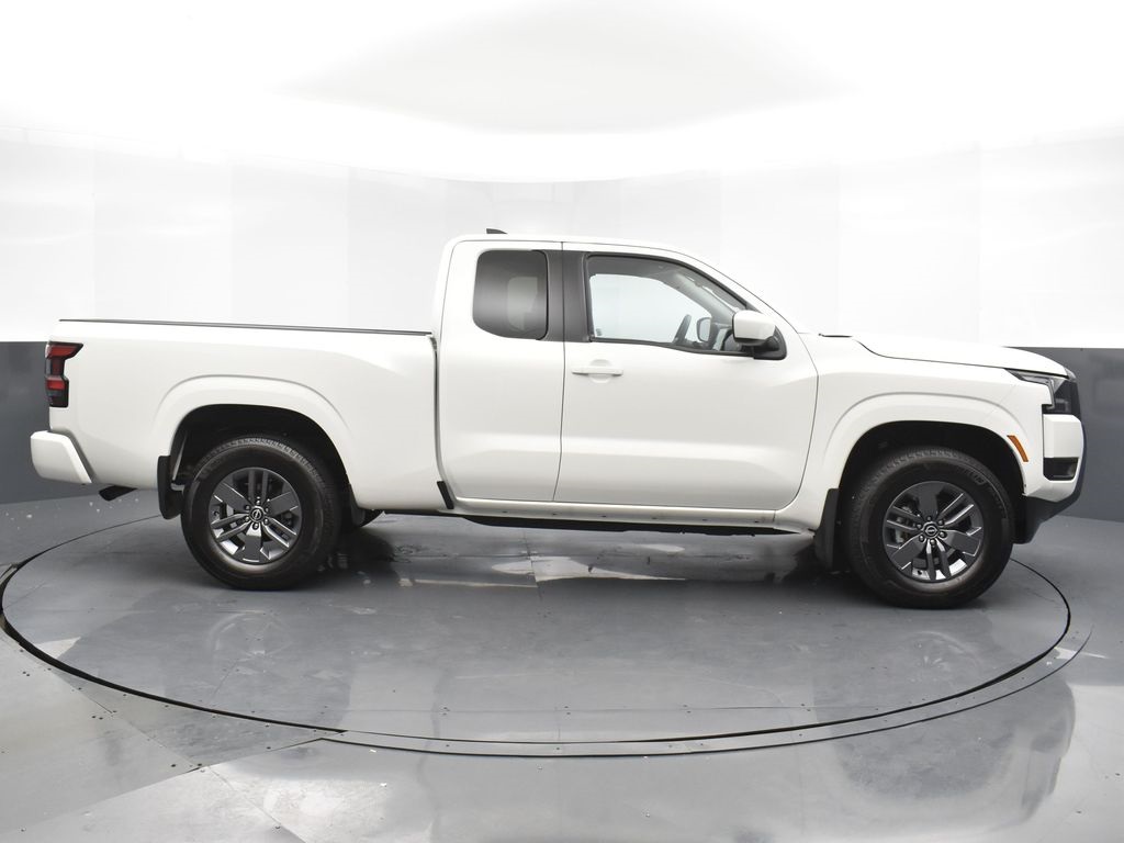 2025 Nissan Frontier SV photo 4