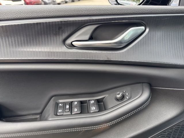 2025 Jeep Grand Cherokee Altitude photo 15