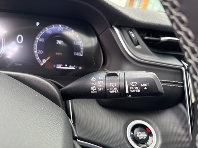 2025 Jeep Grand Cherokee Altitude photo 21
