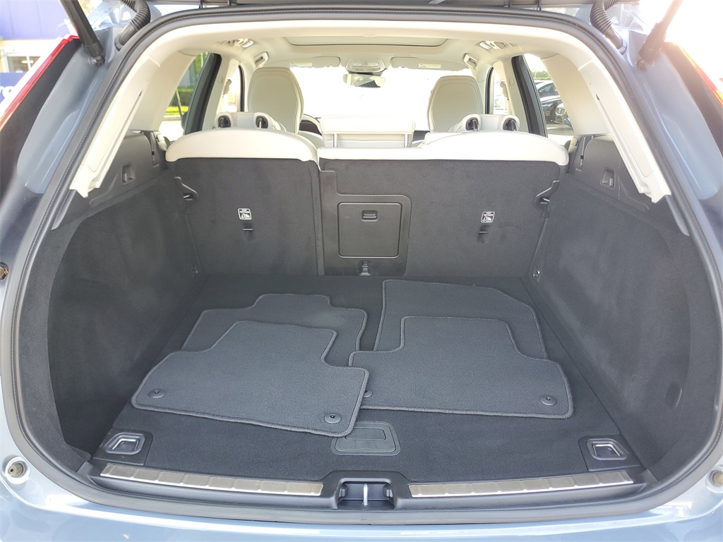 used 2023 Volvo XC60 car, priced at $31,795