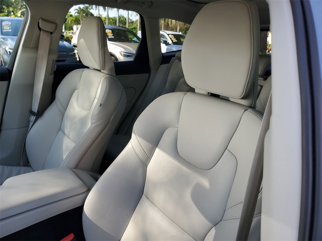 used 2023 Volvo XC60 car, priced at $31,795