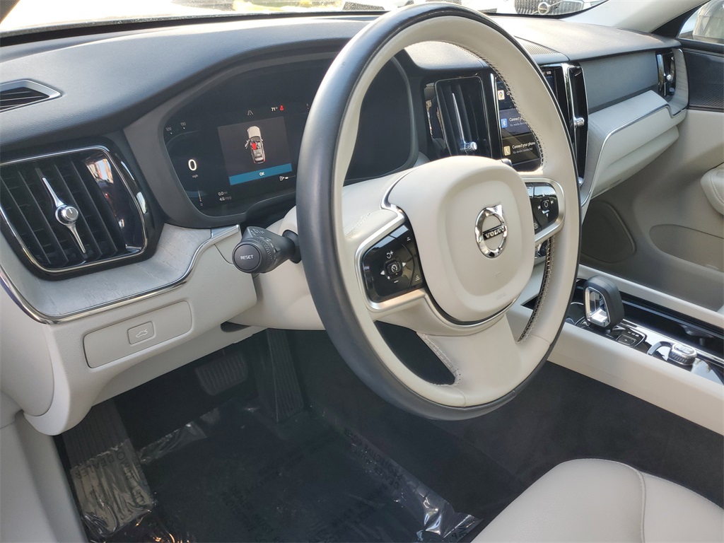 used 2023 Volvo XC60 car, priced at $31,795