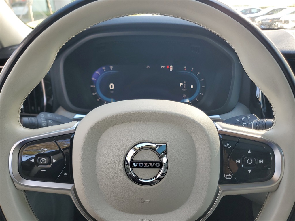 used 2023 Volvo XC60 car, priced at $31,795