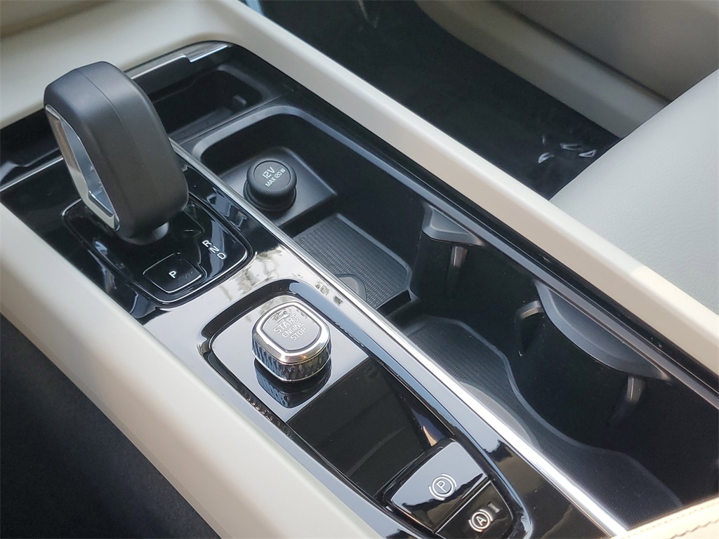 used 2023 Volvo XC60 car, priced at $31,795