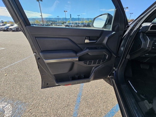 2025 Toyota Tacoma TRD Off-Road Double Cab photo 14