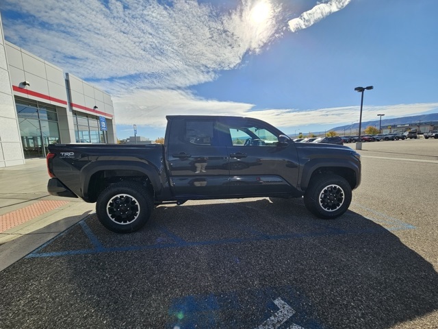 2025 Toyota Tacoma TRD Off-Road Double Cab photo 4