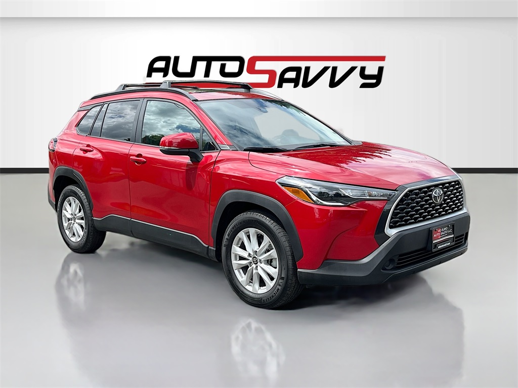 2024 Toyota Corolla Cross LE's photo