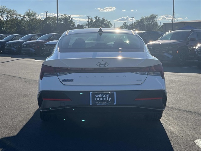 new 2025 Hyundai Elantra Hybrid car, priced at $28,210