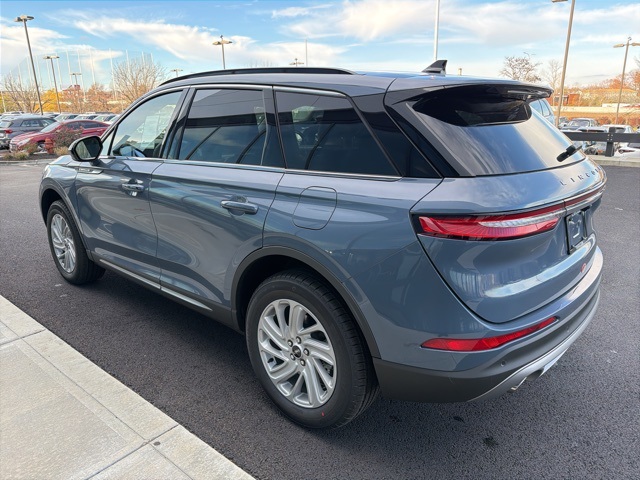 2026 Lincoln Corsair Premiere photo 2