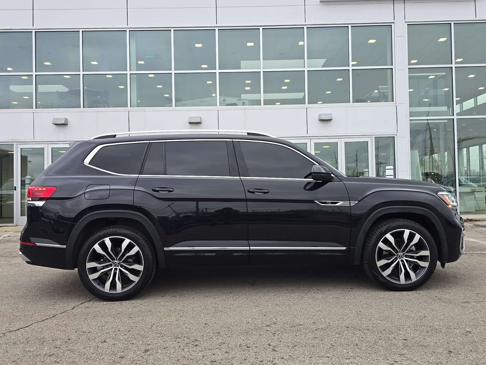 used 2023 Volkswagen Atlas car, priced at $28,300