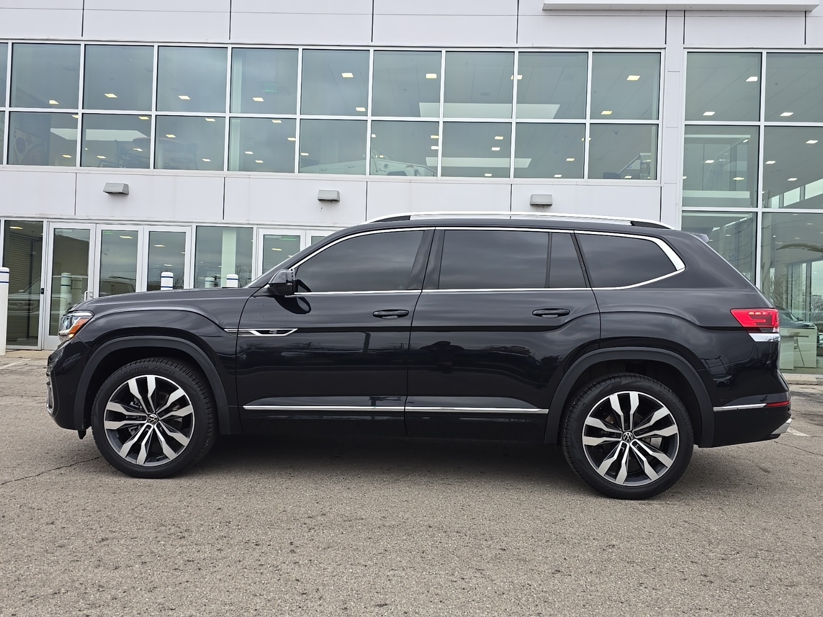 used 2023 Volkswagen Atlas car, priced at $28,300