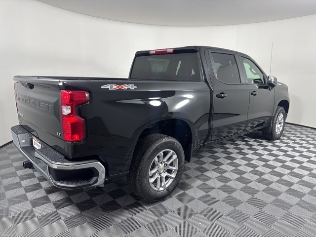 2026 Chevrolet Silverado 1500 LT photo 2