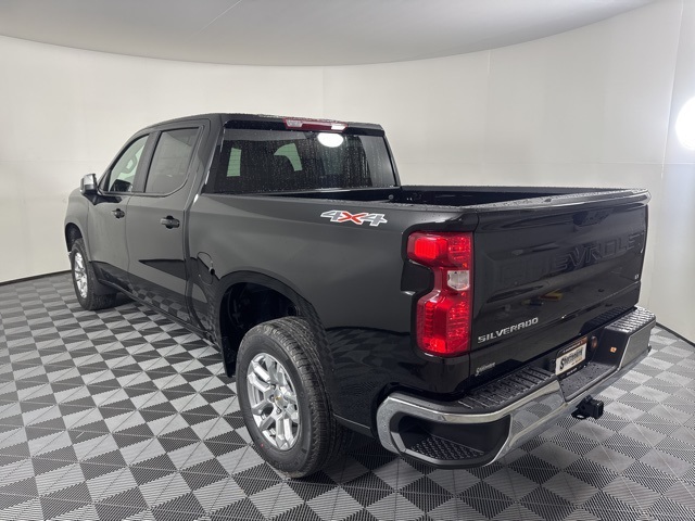 2026 Chevrolet Silverado 1500 LT photo 4