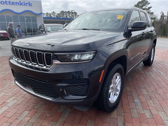 2023 Jeep Grand Cherokee Laredo's photo