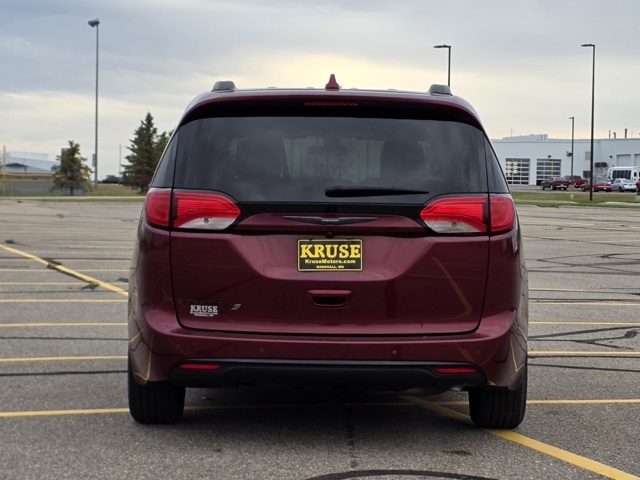 2018 Chrysler Pacifica Touring Plus