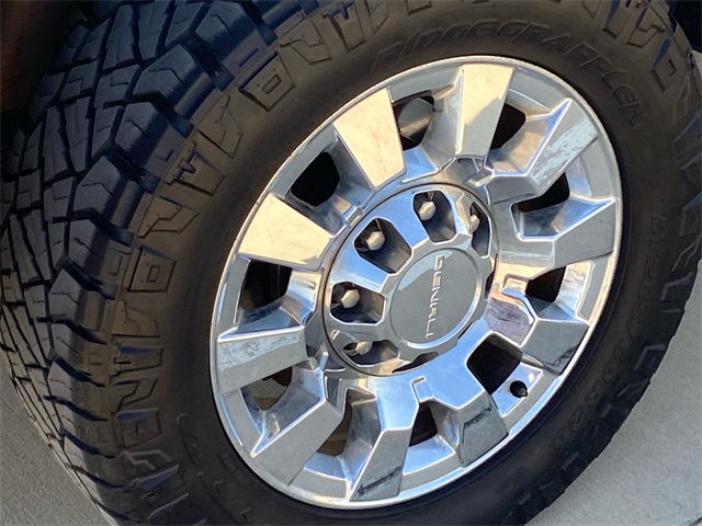 2019 Gmc Sierra 2500 HD Denali photo 11