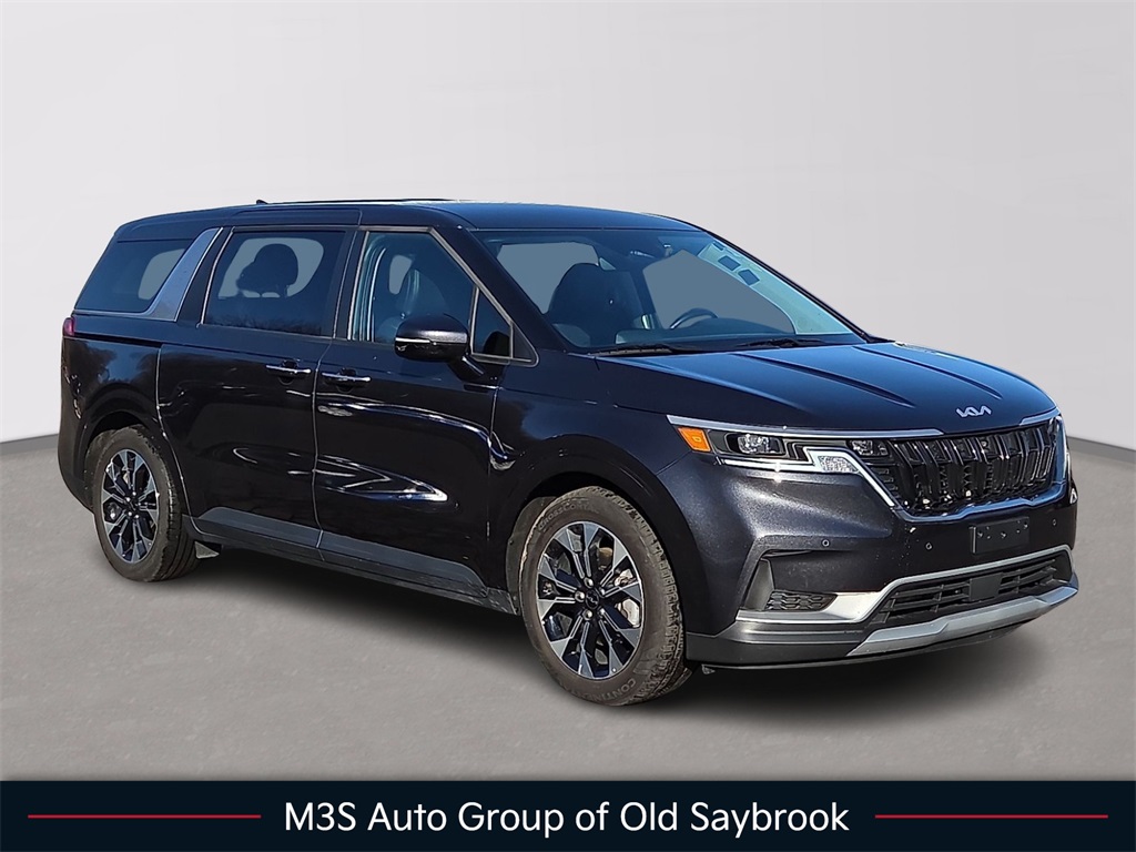 2023 Kia Carnival EX's photo