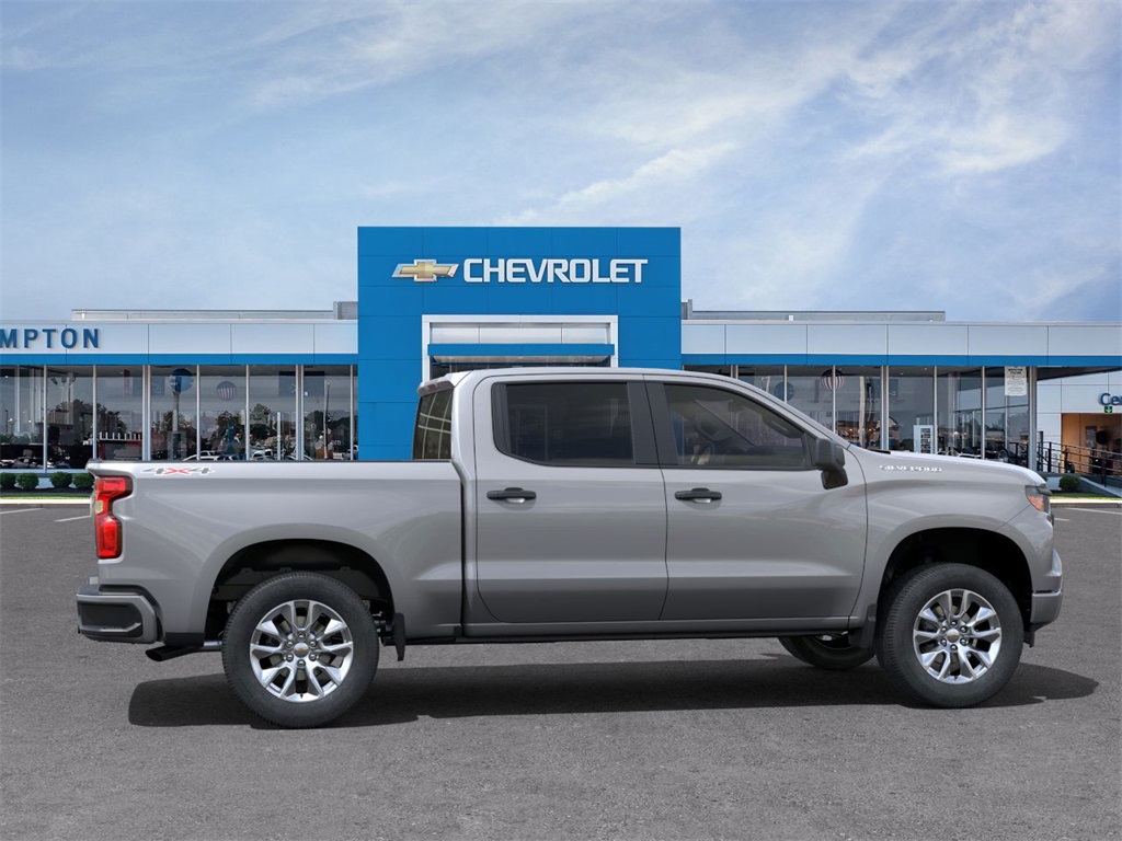 2025 Chevrolet Silverado 1500 Custom 4D Crew Cab 4WD 5