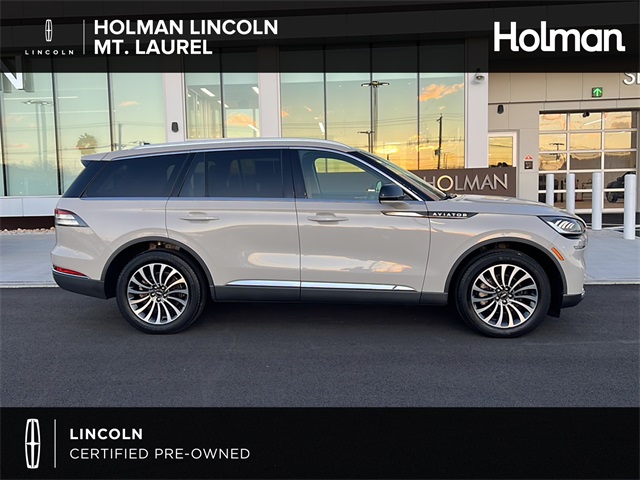 2023 Lincoln Aviator Base's photo