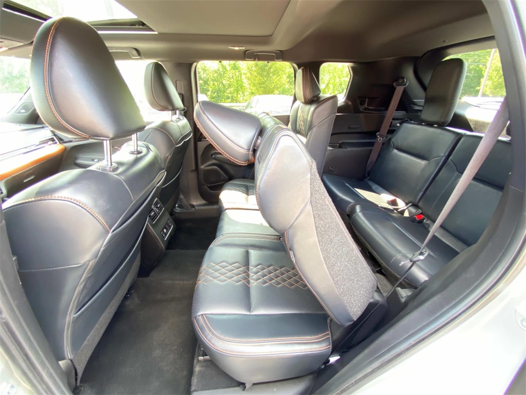 2024 Alloy Silver Metallic/Black Roof Mitsubishi Outlander SEL 4X4 SUV