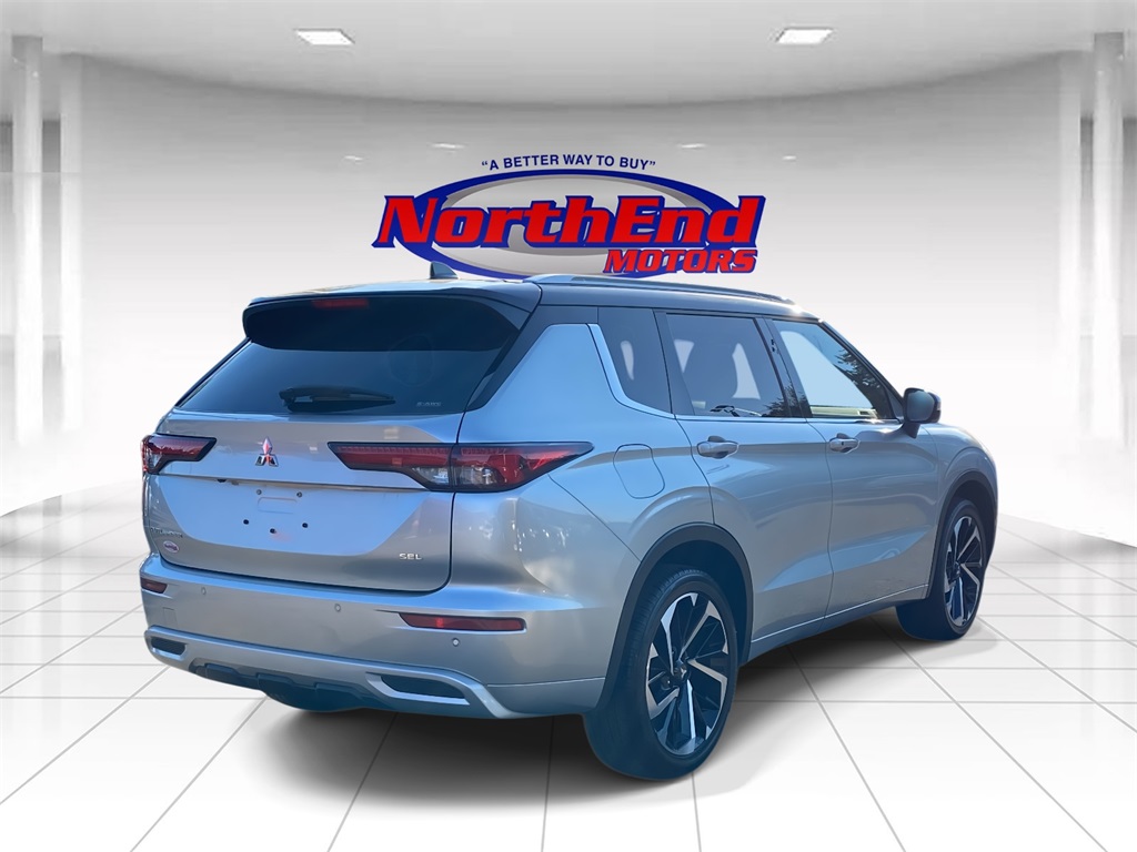 2024 Alloy Silver Metallic/Black Roof Mitsubishi Outlander SEL 4X4 SUV