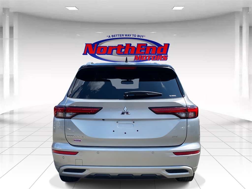 2024 Alloy Silver Metallic/Black Roof Mitsubishi Outlander SEL 4X4 SUV