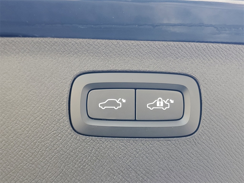 used 2023 Volvo XC90 car, priced at $35,895