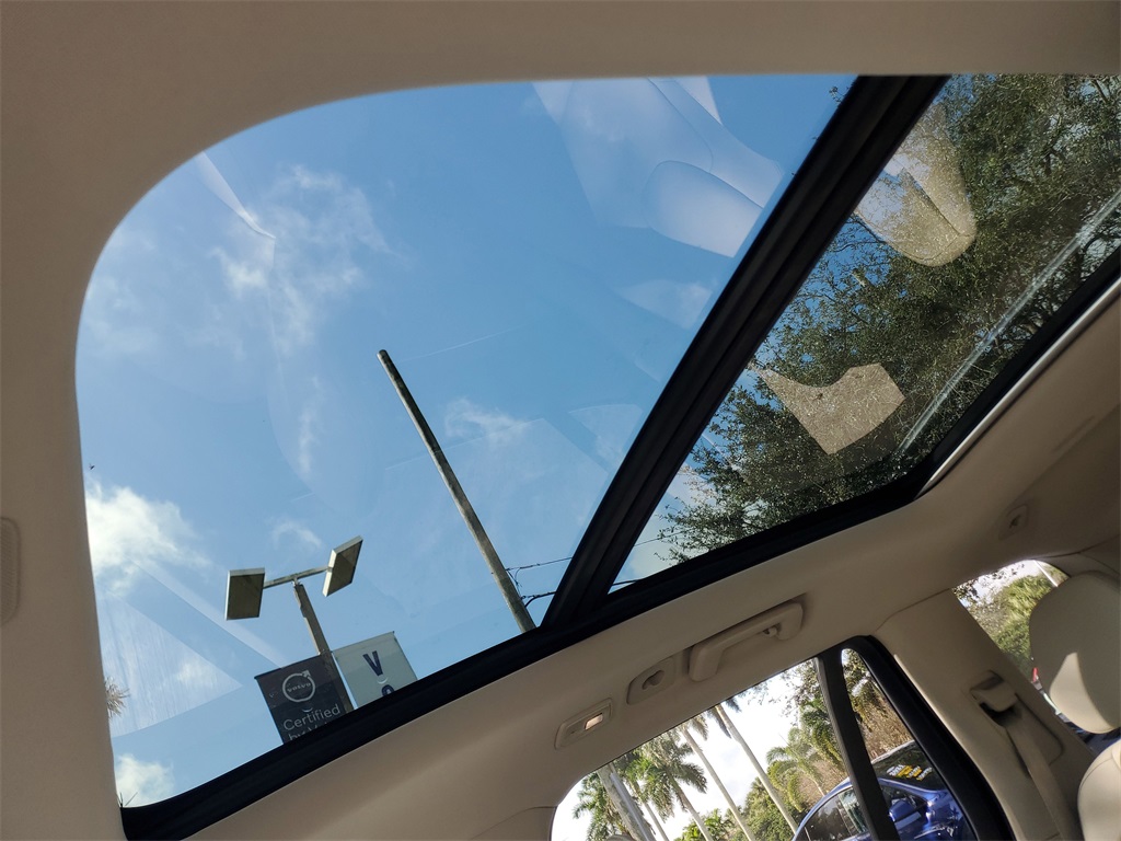 used 2023 Volvo XC90 car, priced at $35,895