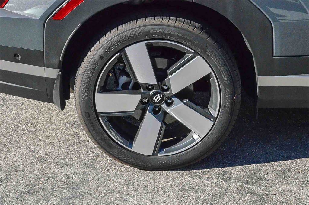 2024 Hyundai Santa Fe Limited photo 2