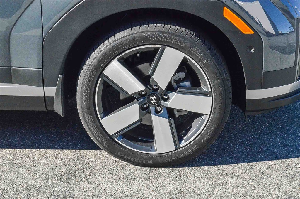 2024 Hyundai Santa Fe Limited photo 3