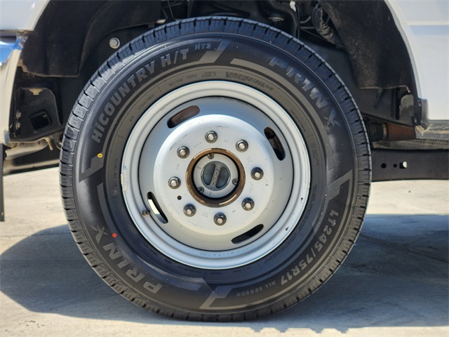 2023 Oxford White Ford Super Duty F-350 DRW XLT 4X4 Truck