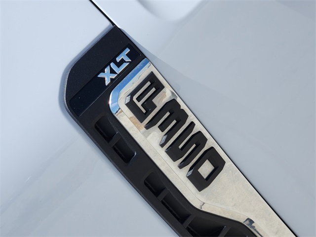 2023 Oxford White Ford Super Duty F-350 DRW XLT 4X4 Truck