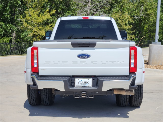 2023 Oxford White Ford Super Duty F-350 DRW XLT 4X4 Truck