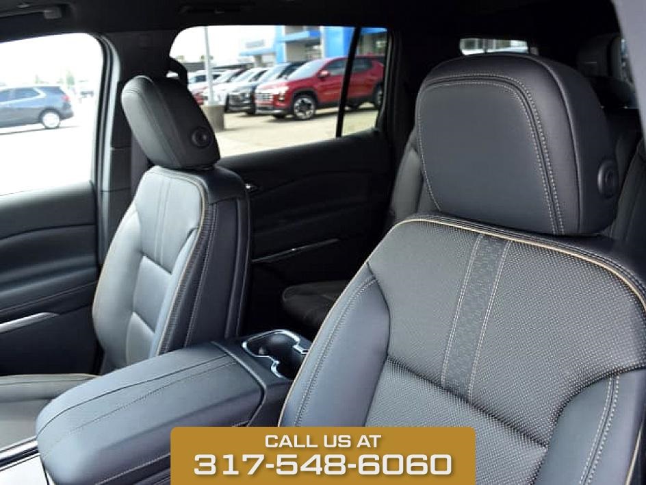 2025 Black Metallic Chevrolet Traverse High Country FWD SUV
