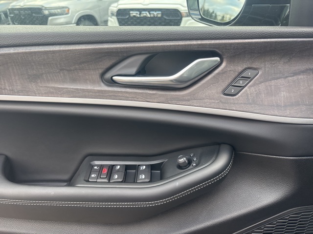 New 2025 Jeep Grand Cherokee L SUV