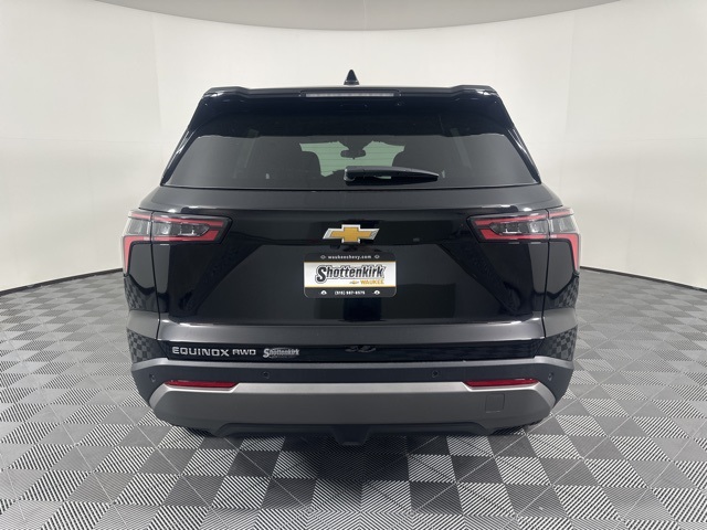 2026 Chevrolet Equinox LT photo 2