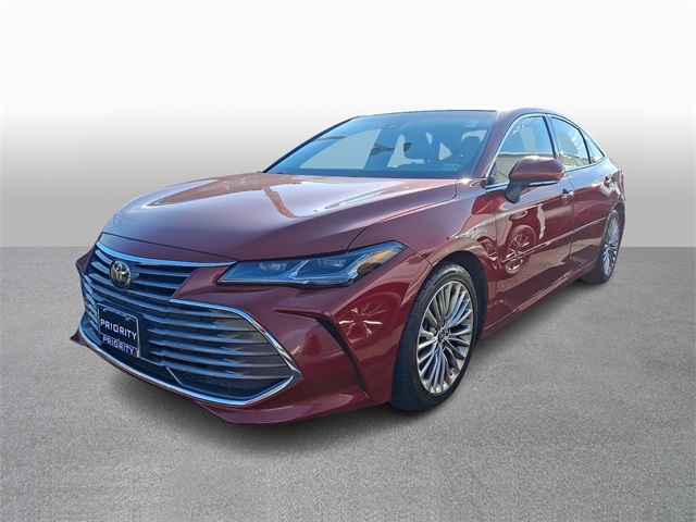 2019 Toyota Avalon Limited's photo