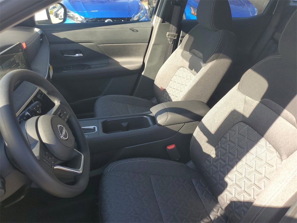 2025 Aspen White Nissan Kicks SV FWD SUV