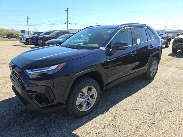 2025 Toyota RAV4 Hybrid XLE photo 3
