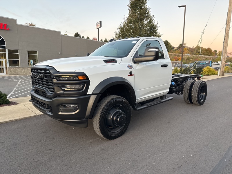2026 Ram 5500 Tradesman photo 3