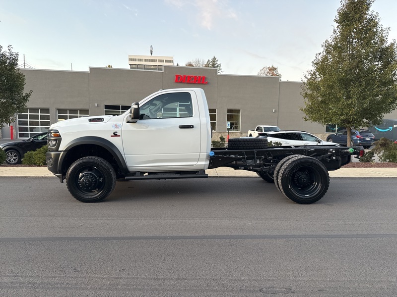 2026 Ram 5500 Tradesman photo 4