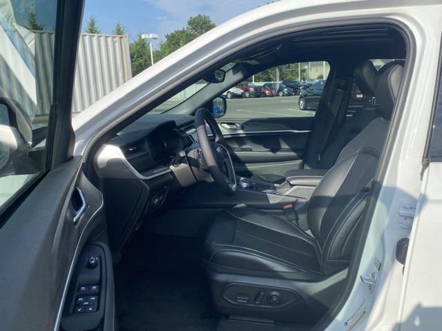 new 2024 Jeep Grand Cherokee car, priced at $56,037