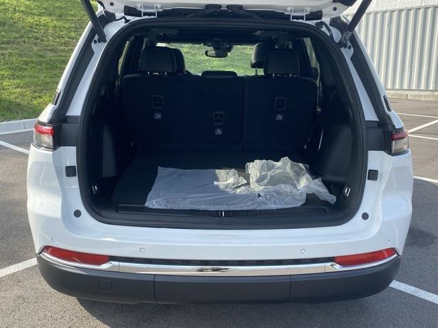 new 2024 Jeep Grand Cherokee car, priced at $56,037