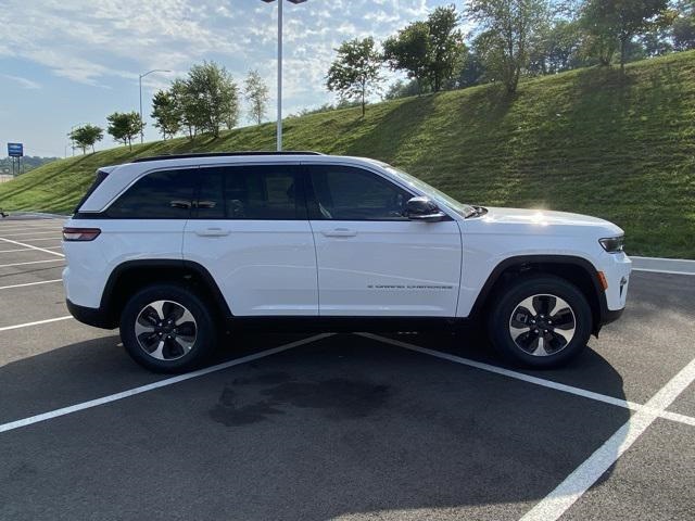 new 2024 Jeep Grand Cherokee car, priced at $56,037