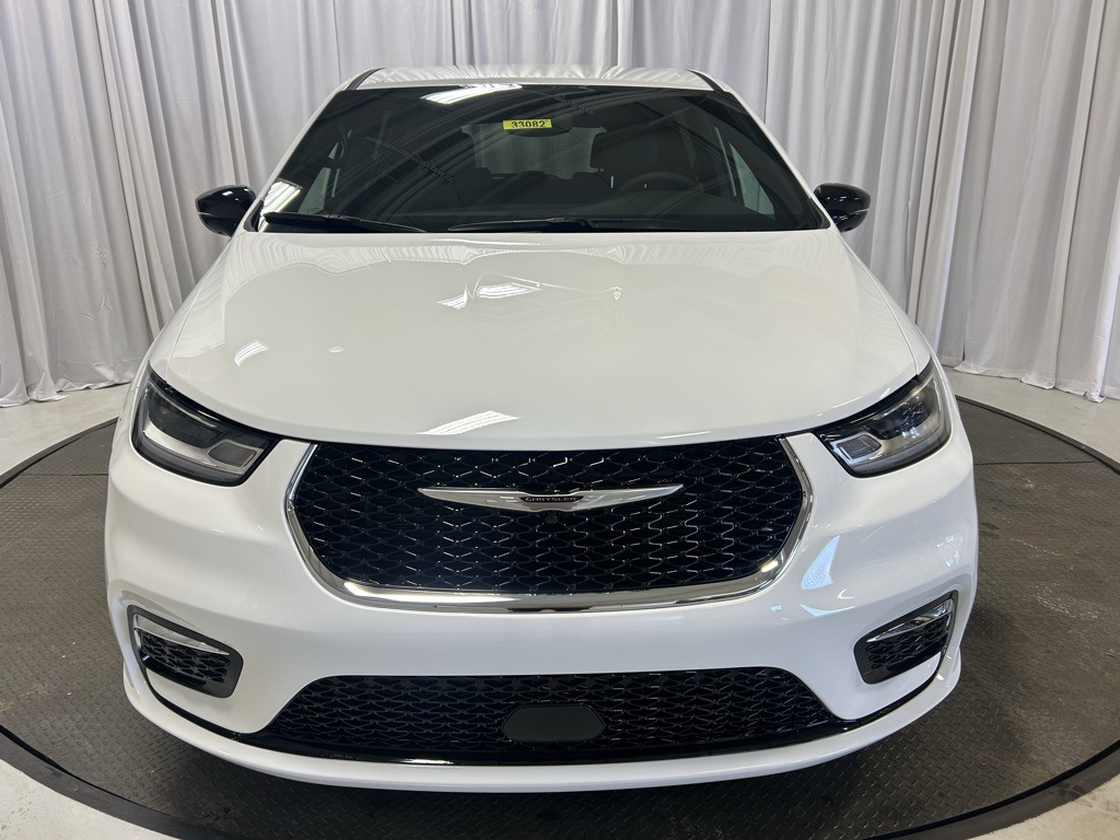 new 2026 Chrysler Pacifica car, priced at $42,940