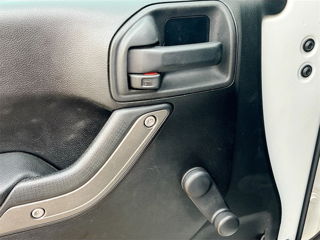 2013 Jeep Wrangler Unlimited Sport photo 15