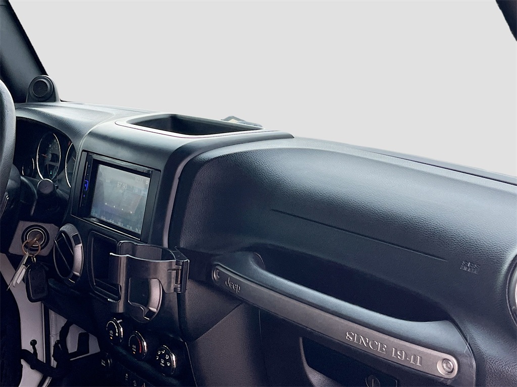 2013 Jeep Wrangler Unlimited Sport photo 23