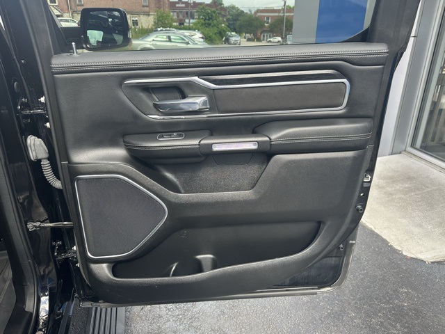 2023 Diamond Black Crystal Pearlcoat Ram 1500 Laramie 4X4 Truck