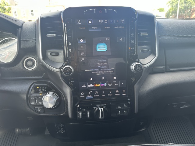 2023 Diamond Black Crystal Pearlcoat Ram 1500 Laramie 4X4 Truck